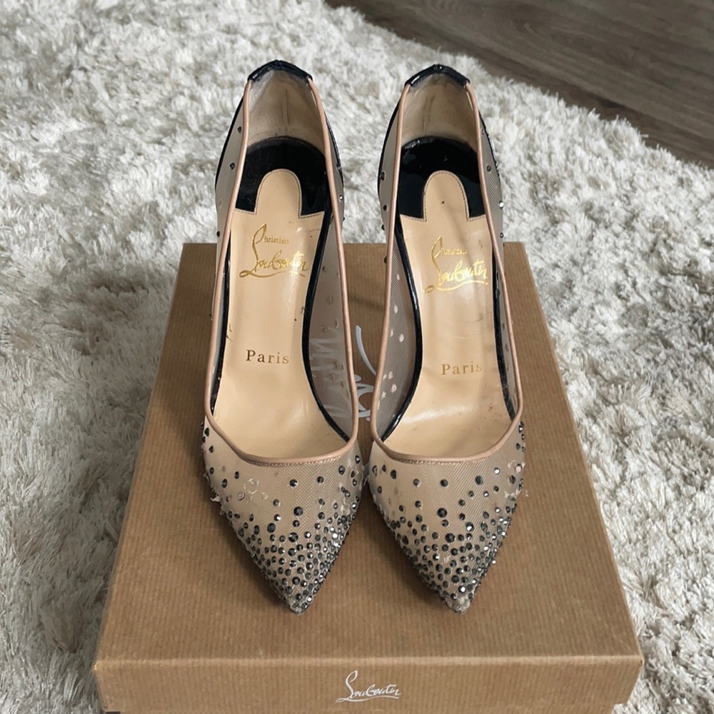 Christian Louboutin pump